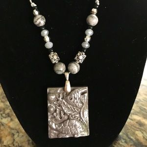 ⭐️Gray Sea-Life Necklace